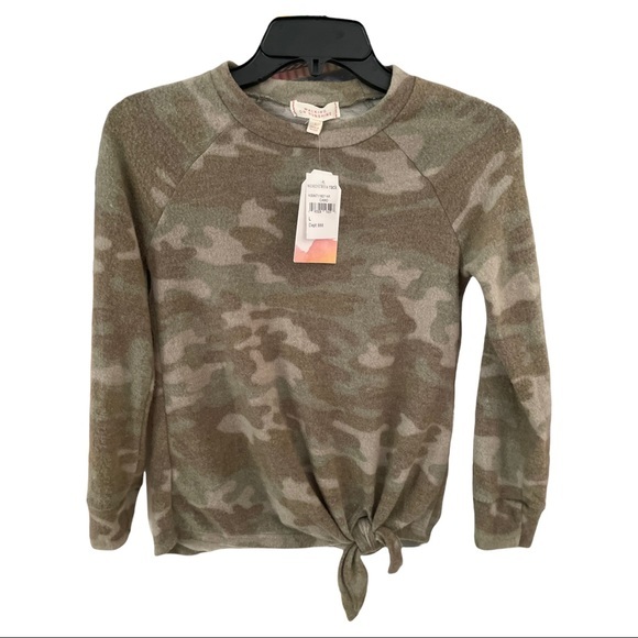 WALKING ON SUNSHINE Girls Camo Knot Front Long Sleeve Top - Large - Picture 1 of 3